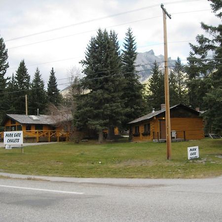 Park Gate Chalets Hotel Canmore Eksteriør billede