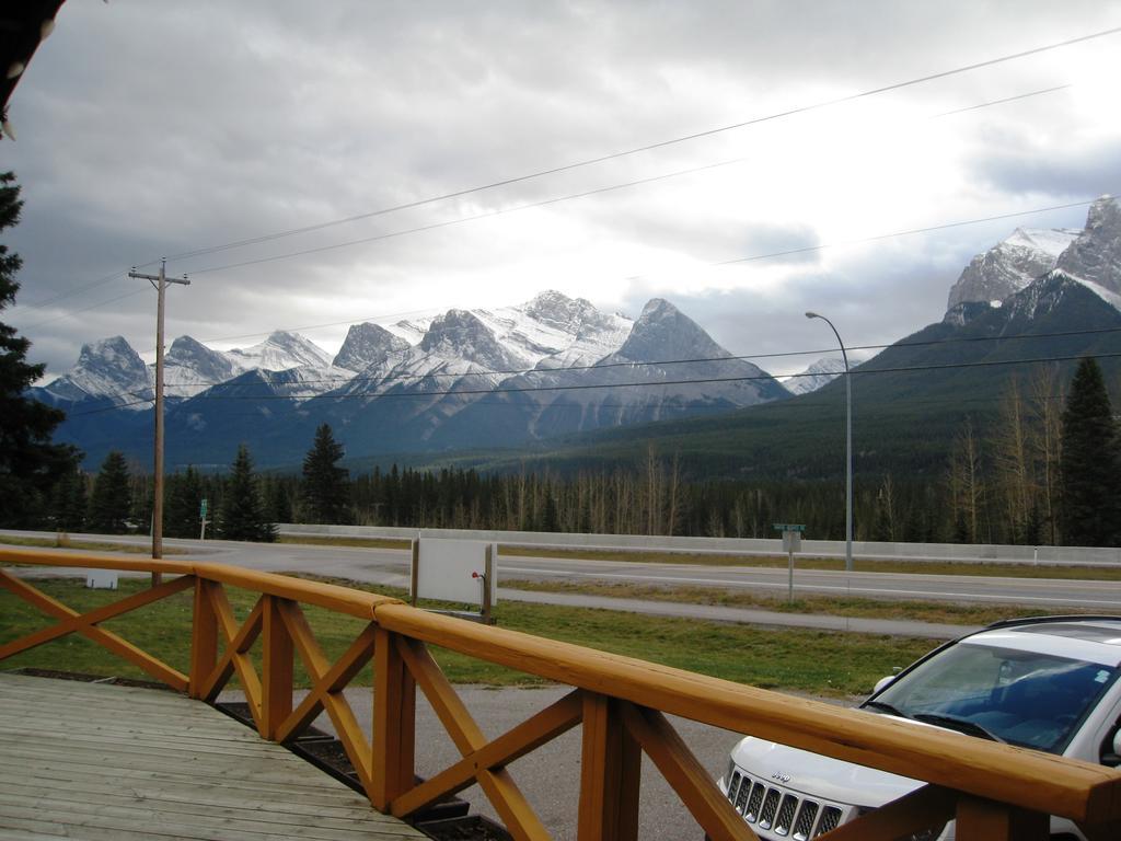 Park Gate Chalets Hotel Canmore Eksteriør billede